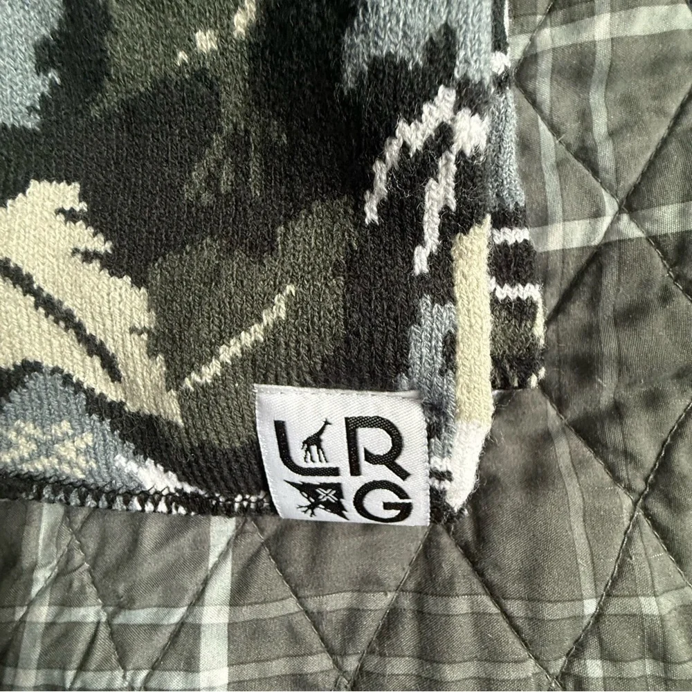 LRG Black, Green and Gray Leaf Pattern Scarf and Beanie Set NWT